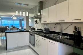 LUXURY CONDO BEACHFRONT AMARA